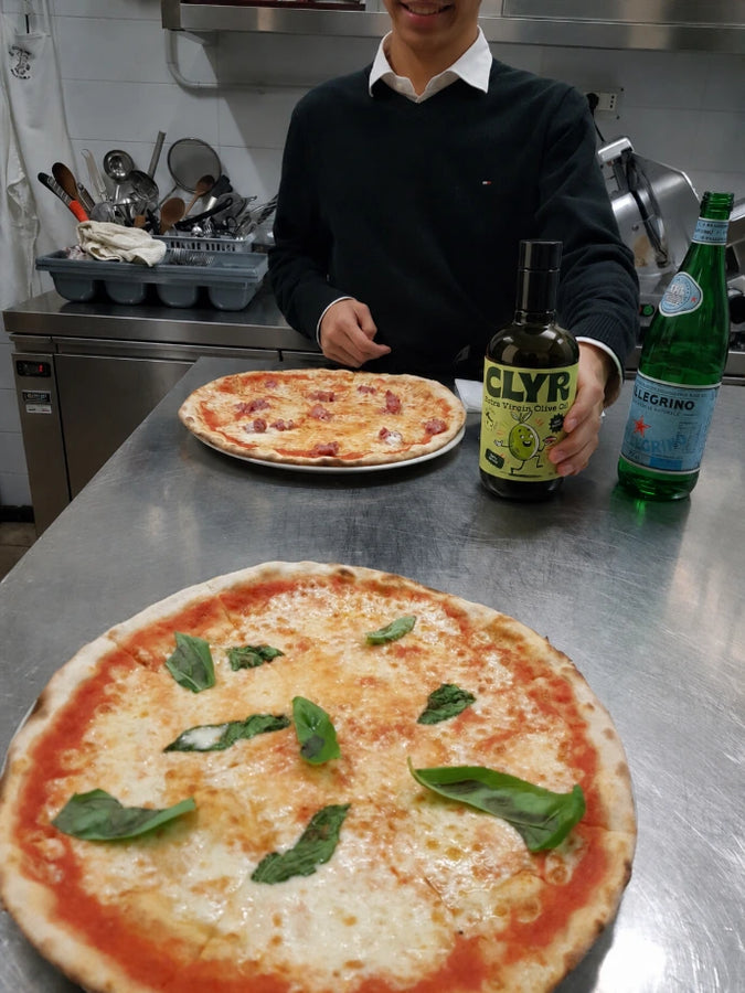 Olive oil pour
